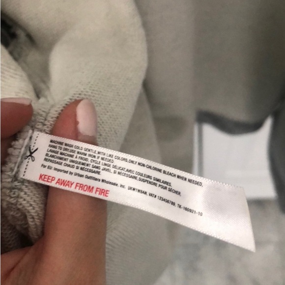 Anthropologie Bell Sleeve Grey Sweatshirt Cardigan One Size - Picture 5 of 5